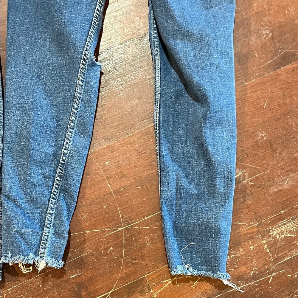 Old Navy Distressed Skinny Jeans in Blue - Picture 7 of 13